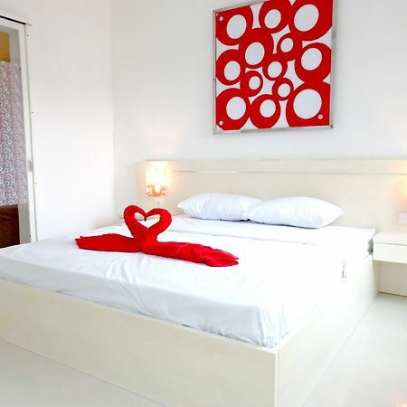 Oyo 1489 Simona Hotel Kerobokan Eksteriør bilde