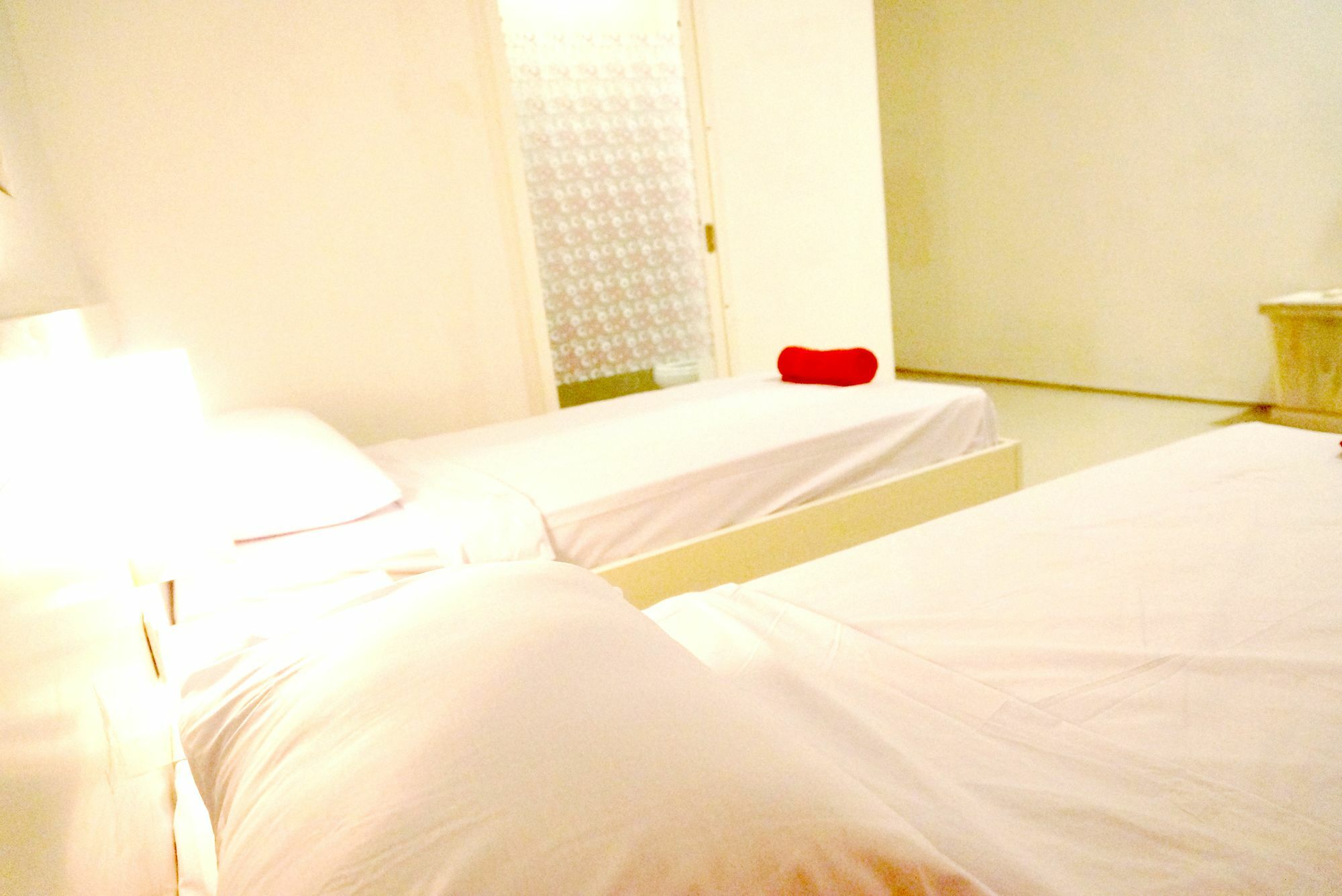 Oyo 1489 Simona Hotel Kerobokan Eksteriør bilde