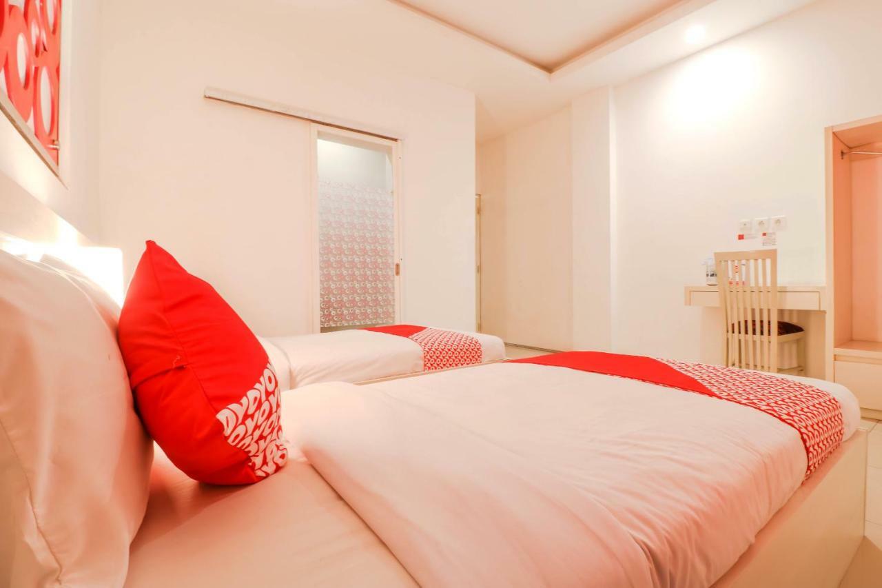 Oyo 1489 Simona Hotel Kerobokan Eksteriør bilde